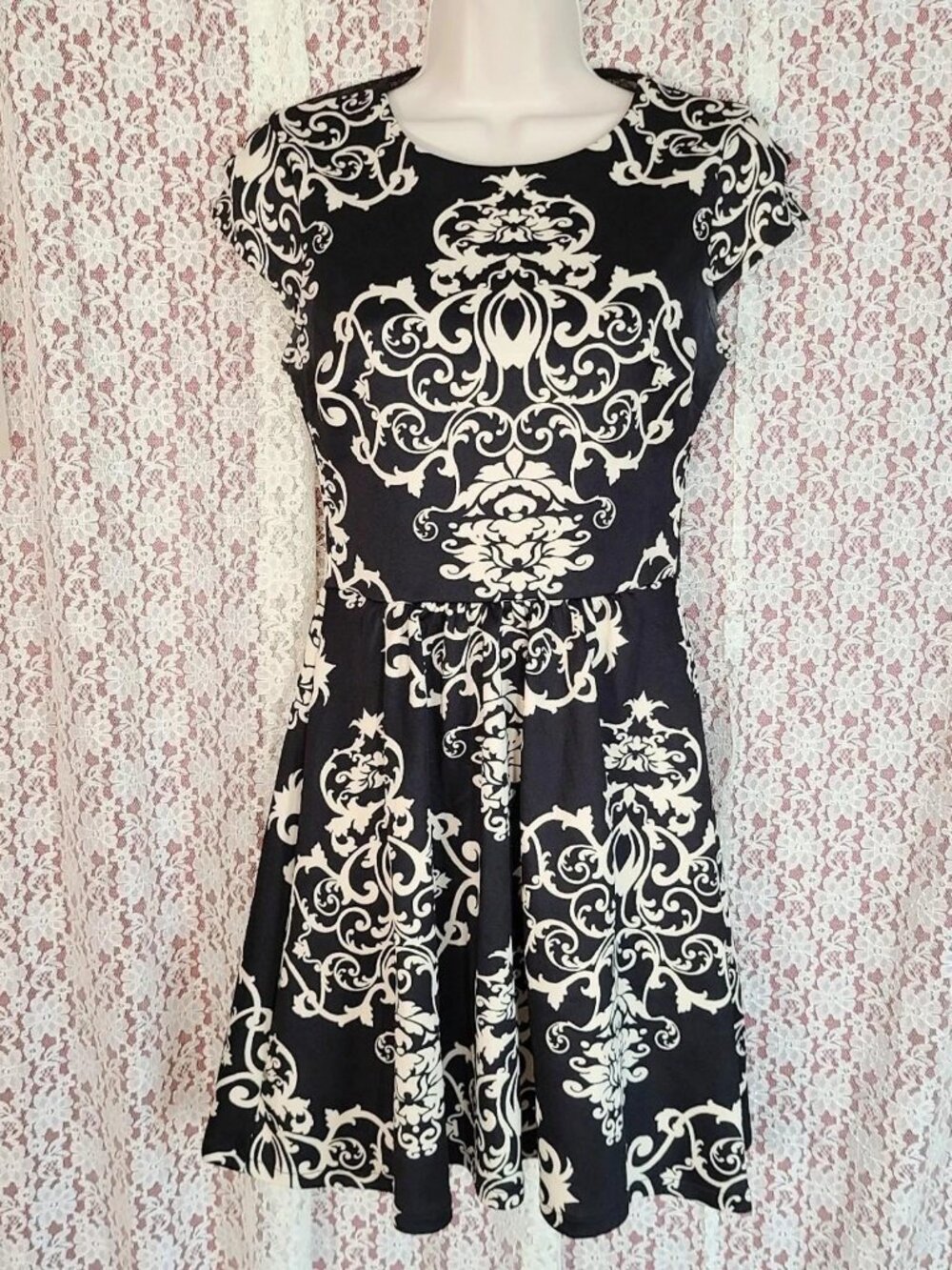 B. Darlin black cream filigree